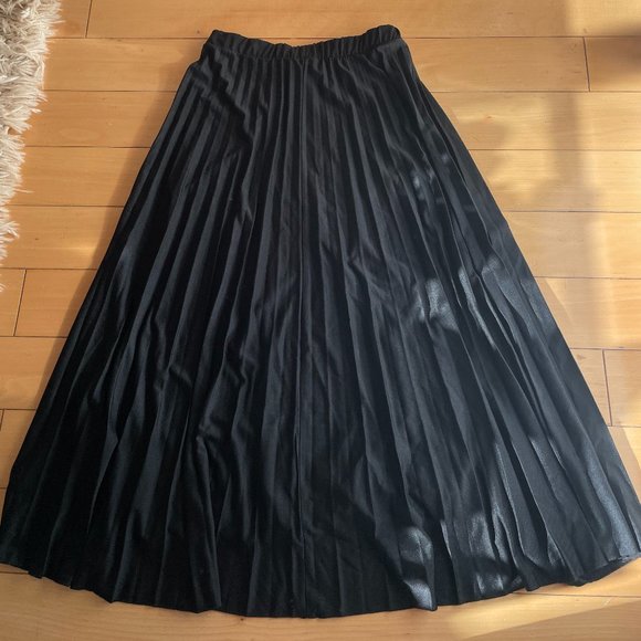 ASOS DESIGN Black Pleated Maxi Skirt - Picture 5 of 13